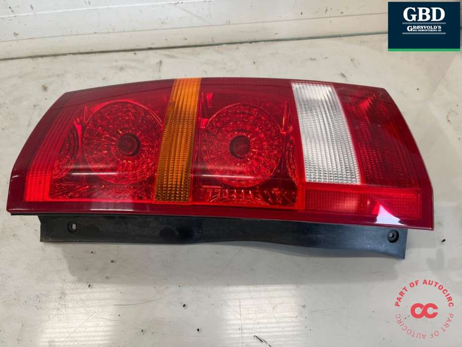 Baklykt høyre til Land Rover Discovery 2005-2009 (Type III)  (XFB000563|5H2213404CA|)