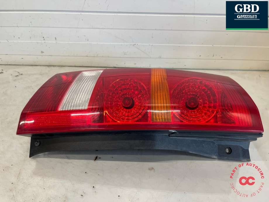 Baklykt venstre til Land Rover Discovery 2005-2009 (Type III)  (XFB000573|5H2213405CA|)