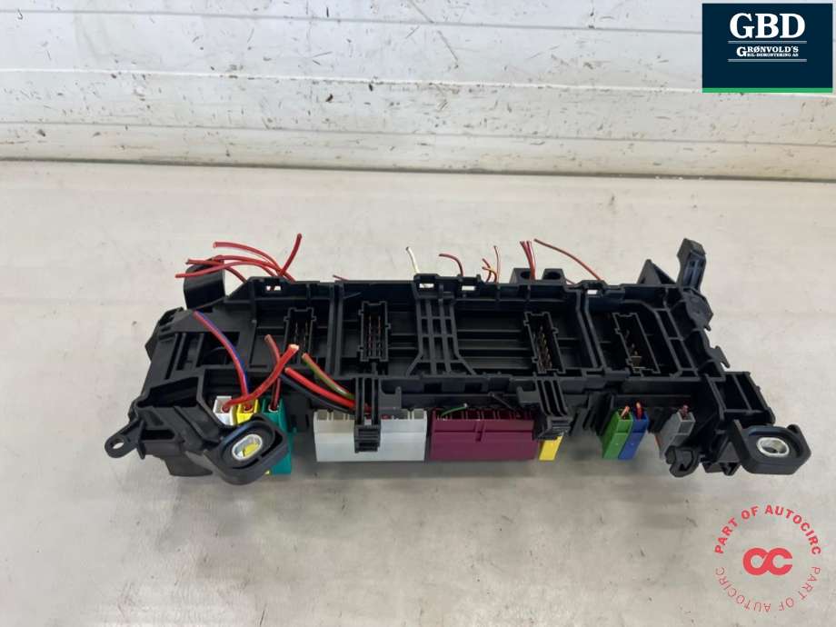 Sikringsboks til Mercedes CLA 2013-2019 (C117) (C117) (A 246 906 72 00|A 246 906 66 00|)
