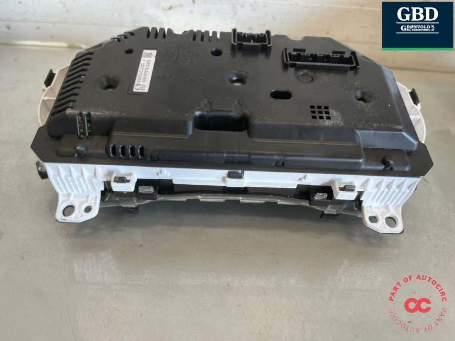 Instrumentpanel til Toyota Yaris 2014-2020 (Type III, Fase 2)  (838000UC90|)