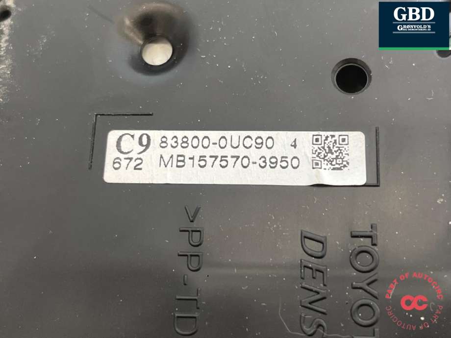 Instrumentpanel til Toyota Yaris 2014-2020 (Type III, Fase 2)  (838000UC90|)