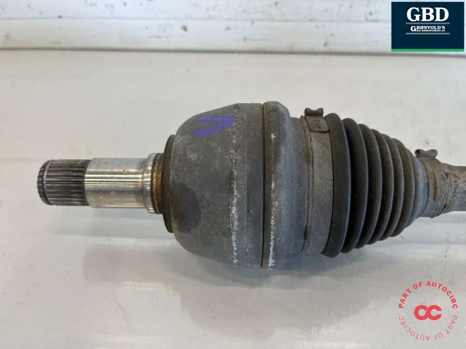 Drivaksel venstre foran, diesel/automat til Mercedes A-Klasse 2012-2018 (W176) (W176) (A 246 330 16 01|A 246 330 94 00|A 246 330 31 00)