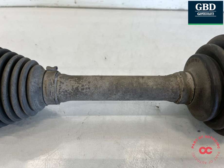 Drivaksel venstre foran, diesel/automat til Mercedes A-Klasse 2012-2018 (W176) (W176) (A 246 330 16 01|A 246 330 94 00|A 246 330 31 00)