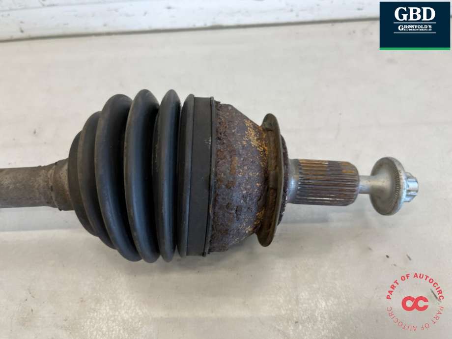 Drivaksel venstre foran, diesel/automat til Mercedes A-Klasse 2012-2018 (W176) (W176) (A 246 330 16 01|A 246 330 94 00|A 246 330 31 00)
