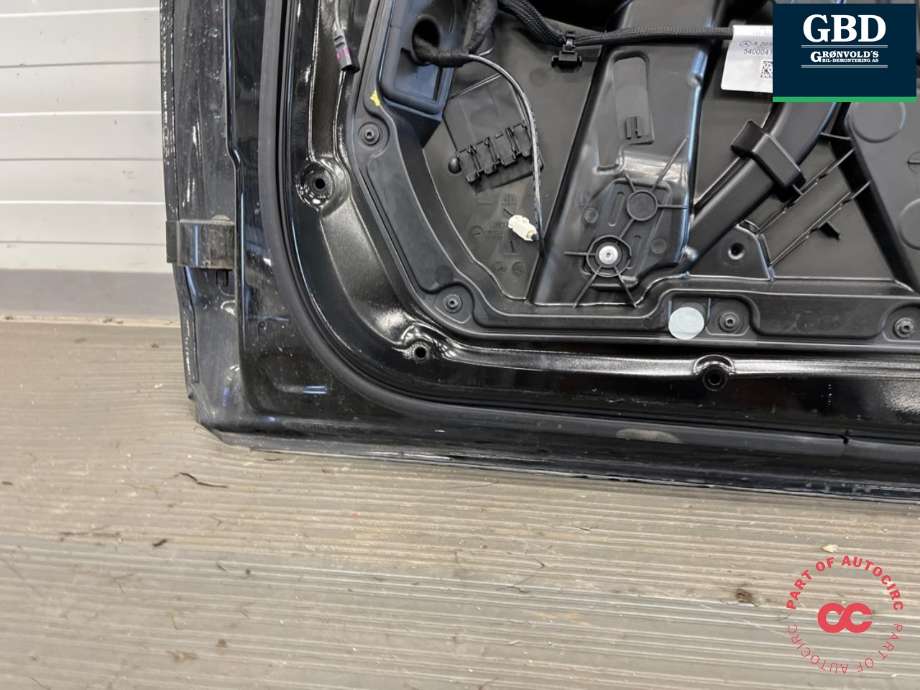 Dør høyre foran til Mercedes GLC 2015-2022 (X253) (X253) (A 253 720 84 00|)