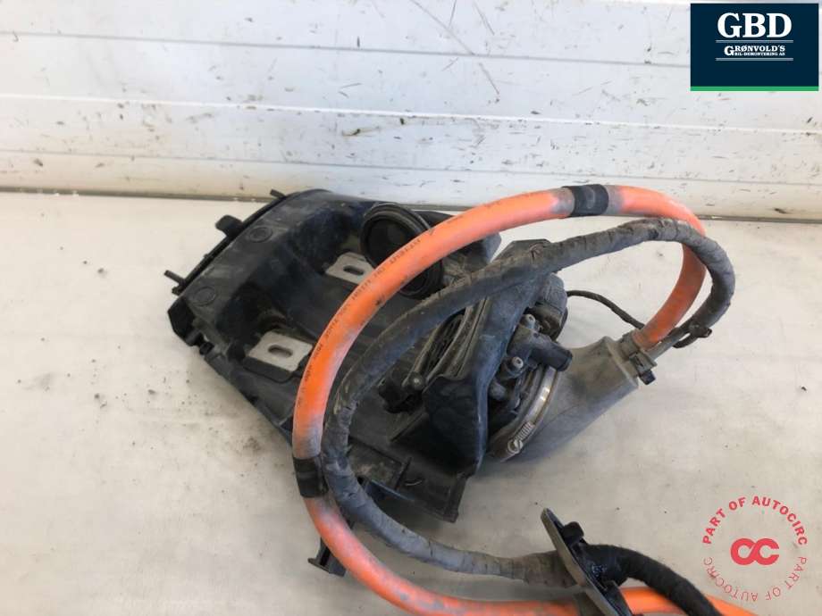 Batterilader inntak/luke til Mercedes C-Klasse 2014-2018 (Fase 1) (W205) (W205) (A 205 540 54 82|A 205 540 09 04|A2055405482)
