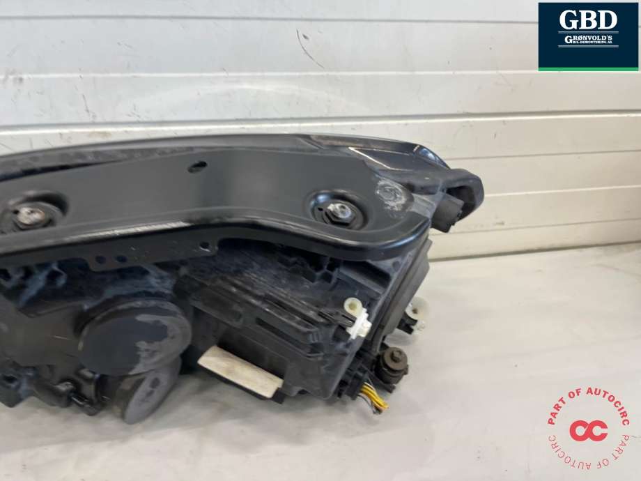Frontlykt høyre halogen til VW Caddy 2015-2020 (Type III, Fase 3) (2K1 941 006 B|)
