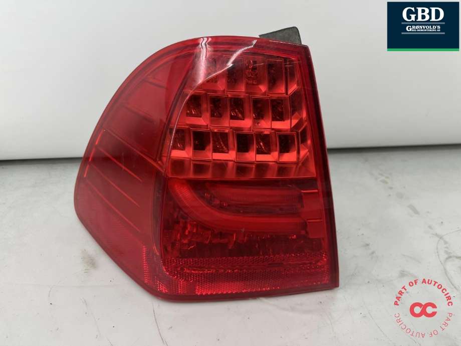 Baklykt venstre ytre til BMW 3-Serie 2005-2011 (E90/E91/E92/E93) (E90/E91/E92/E93) (63 21 7 289 431|)