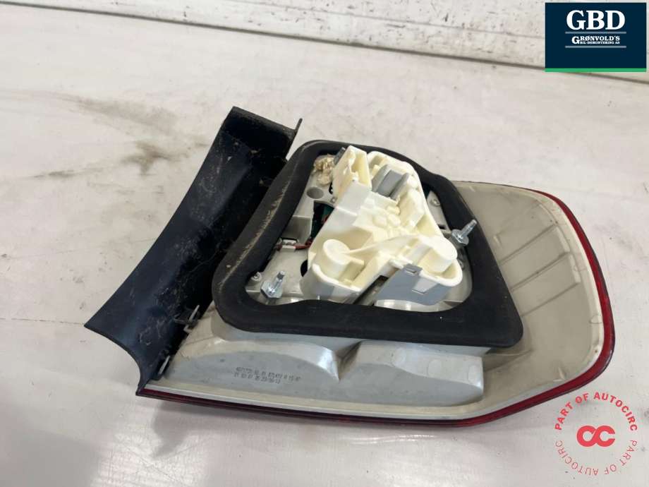 Baklykt venstre ytre til BMW 3-Serie 2005-2011 (E90/E91/E92/E93) (E90/E91/E92/E93) (63 21 7 289 425|)