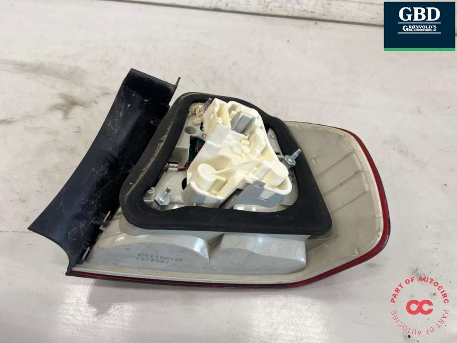 Baklykt venstre ytre til BMW 3-Serie 2005-2011 (E90/E91/E92/E93) (E90/E91/E92/E93) (63 21 7 289 425|)