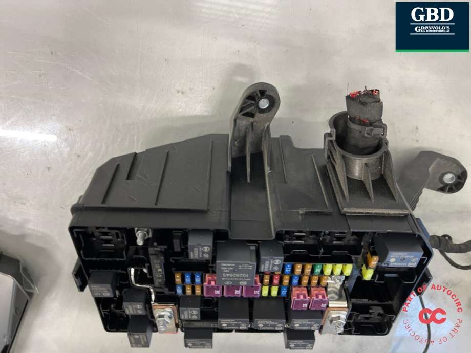 Sikringsboks motorrom til MG Marvel R 2021-->>  (NO PART ID|)
