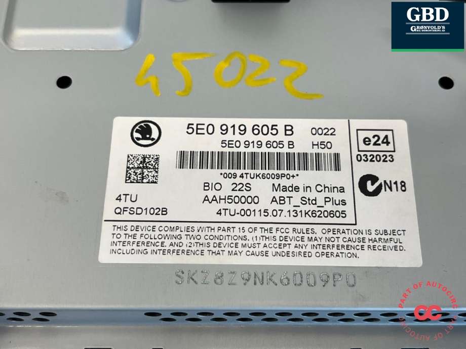 Bilstereo navigasjon skjerm til Škoda Octavia 2013-2016 (Type III, Fase 1)  (5E0 919 605 B  BIO|5E0 919 605 B|)