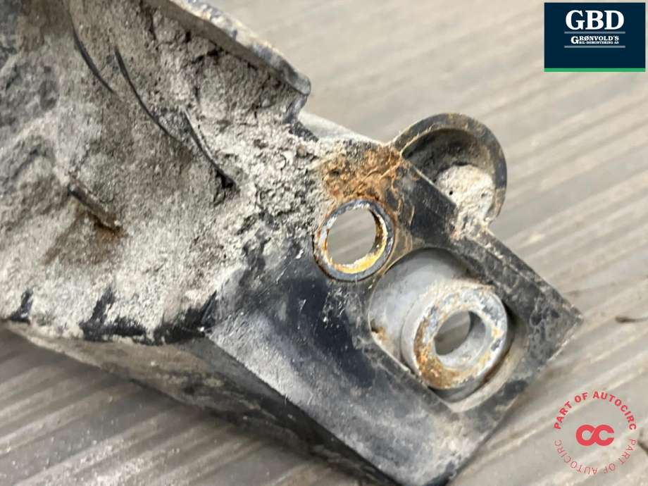 Skjerm høyre foran til Ford Kuga 2008-2012 (Type I) (1633114|8V41-16015-AHXWAA|)