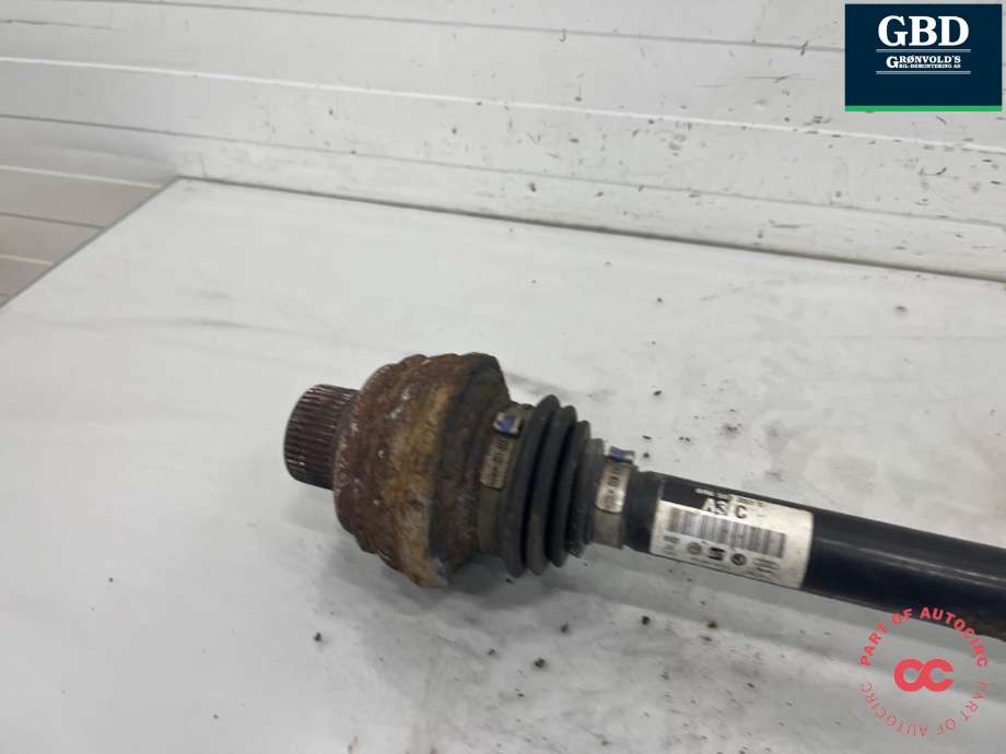 Drivaksel høyre bak, diesel/automat til Audi Q5 2008-2012 (Type I, Fase 1)  (8R0 501 203 C|8R0 501 203 CX|)