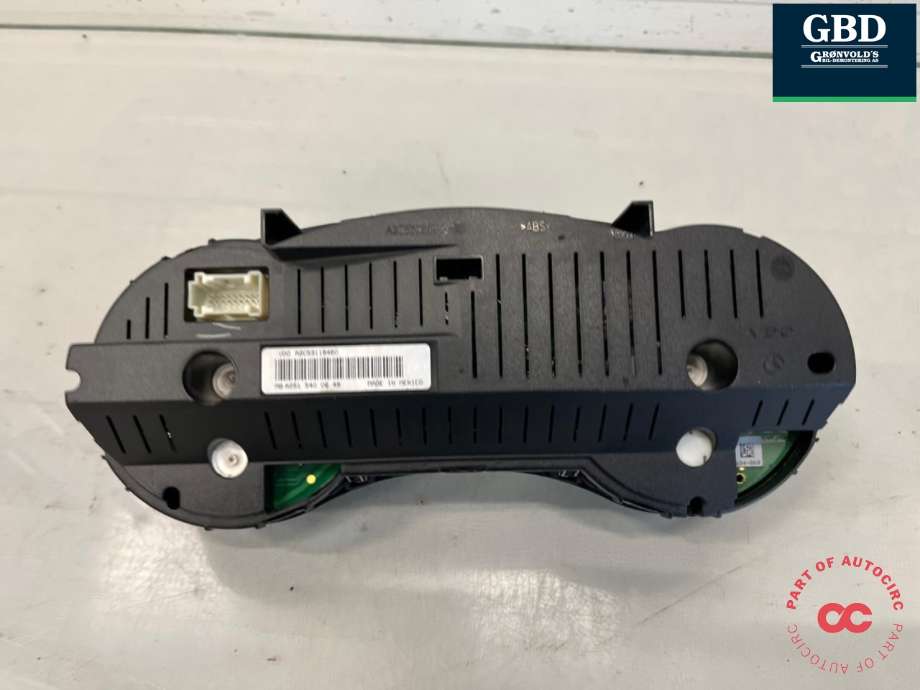 Instrumentpanel til Mercedes ML 2005-2011 (W164) (W164) (A 251 540 26 48|A 251 540 06 48| A 251 540 72 47| A 164 540 89 47| A 164 540 33 47| A 164 540 49 47|A 164 540 41 47| A 164 540 25 47)