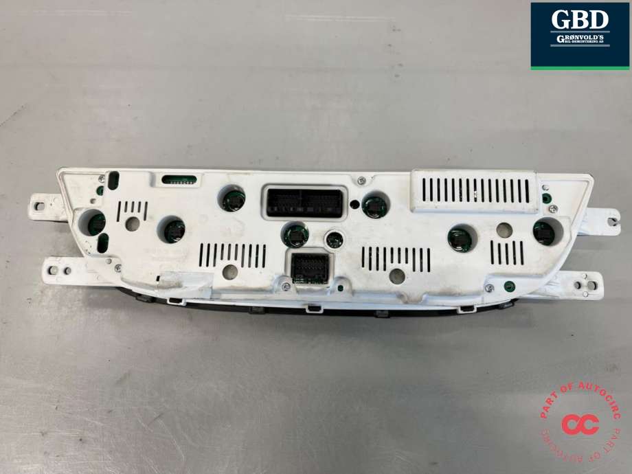 Instrumentpanel til SsangYong Rodius 2005-2013 (Type I) (8020021104|)