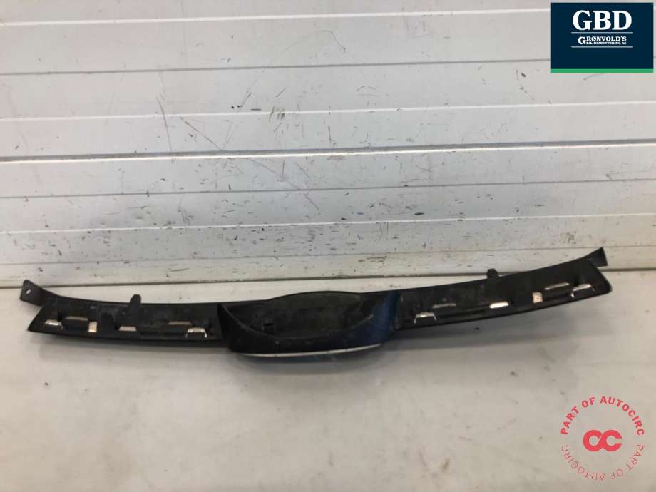 Grill til Ford Focus 2011-2014 (Type III, Fase 1)  (2048467|BM51-8200-BF|)