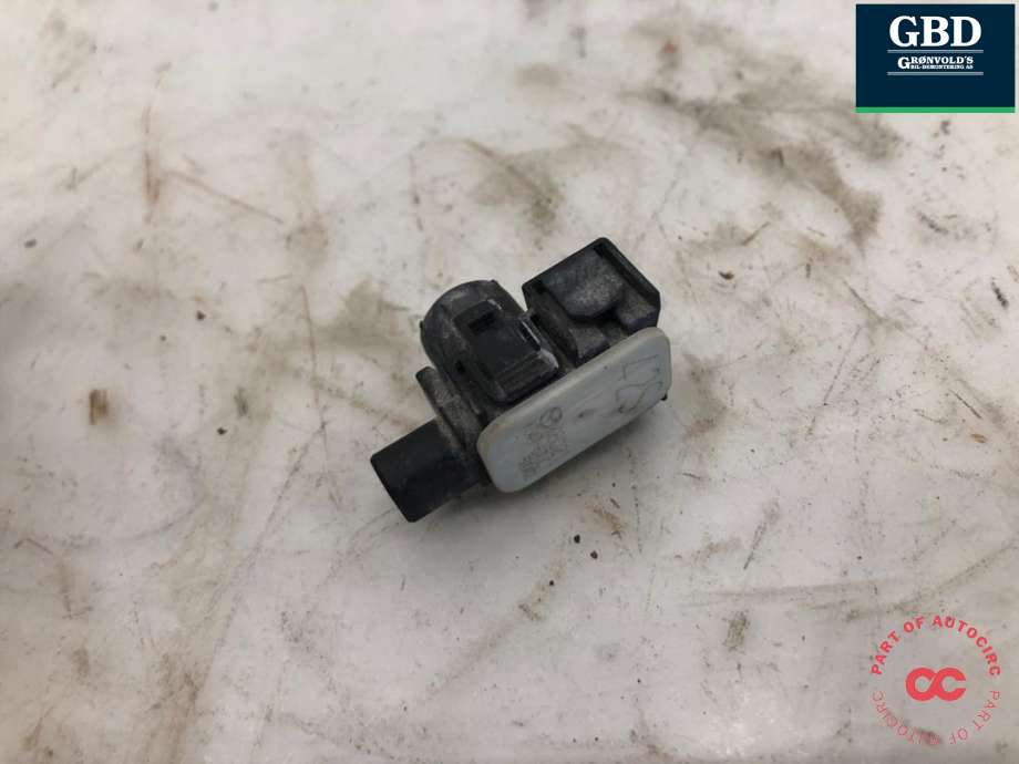 Parkeringssensor foran til Mazda 6 2013-2015 (Type III, Fase 1)  (KD4767UC153|)