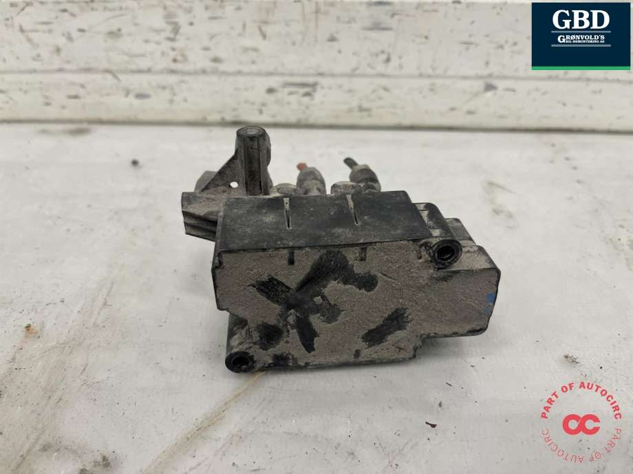 Ventilblokk luftfjæring til Porsche Taycan 2019-->>  (971 616 056 C|971.616.013C|)