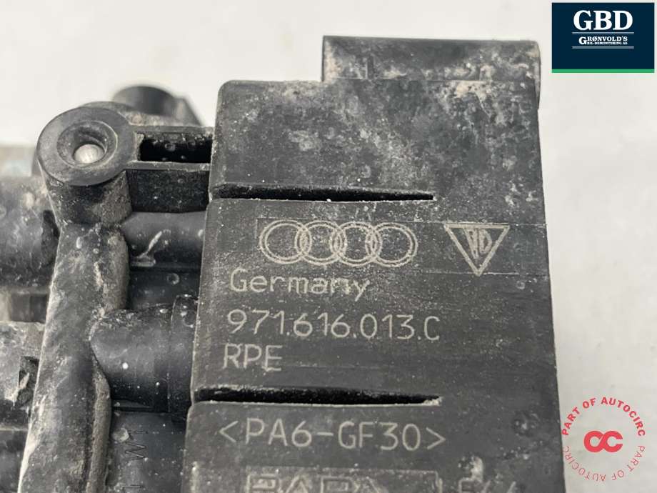 Ventilblokk luftfjæring til Porsche Taycan 2019-->>  (971 616 056 C|971.616.013C|)