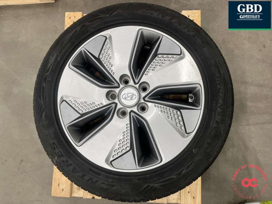 Hjulsett aluminium sommer til Hyundai Kona 2017-2021 (Type I, Fase 1) (NITARES|215-55R17|PROD 4924 6|5MM|7.0JX17 OFFSET/ET 50)