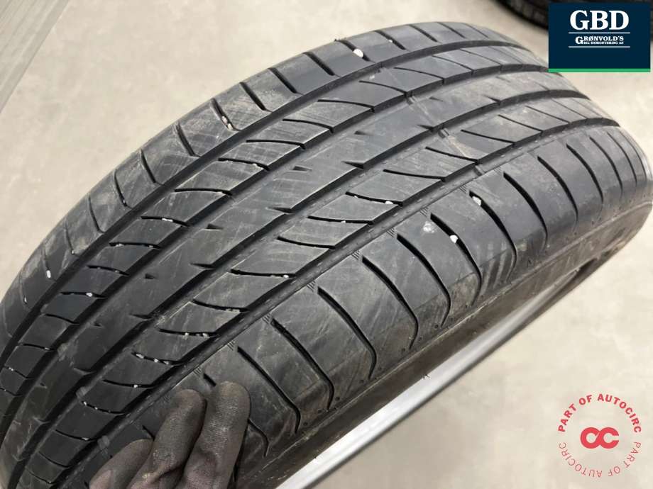 Hjulsett aluminium sommer til Hyundai Kona 2017-2021 (Type I, Fase 1) (NITARES|215-55R17|PROD 4924 6|5MM|7.0JX17 OFFSET/ET 50)
