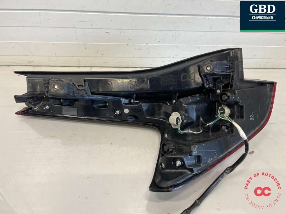Baklykt høyre ytre til Mitsubishi Eclipse Cross 2018-->>  (8330B328|)