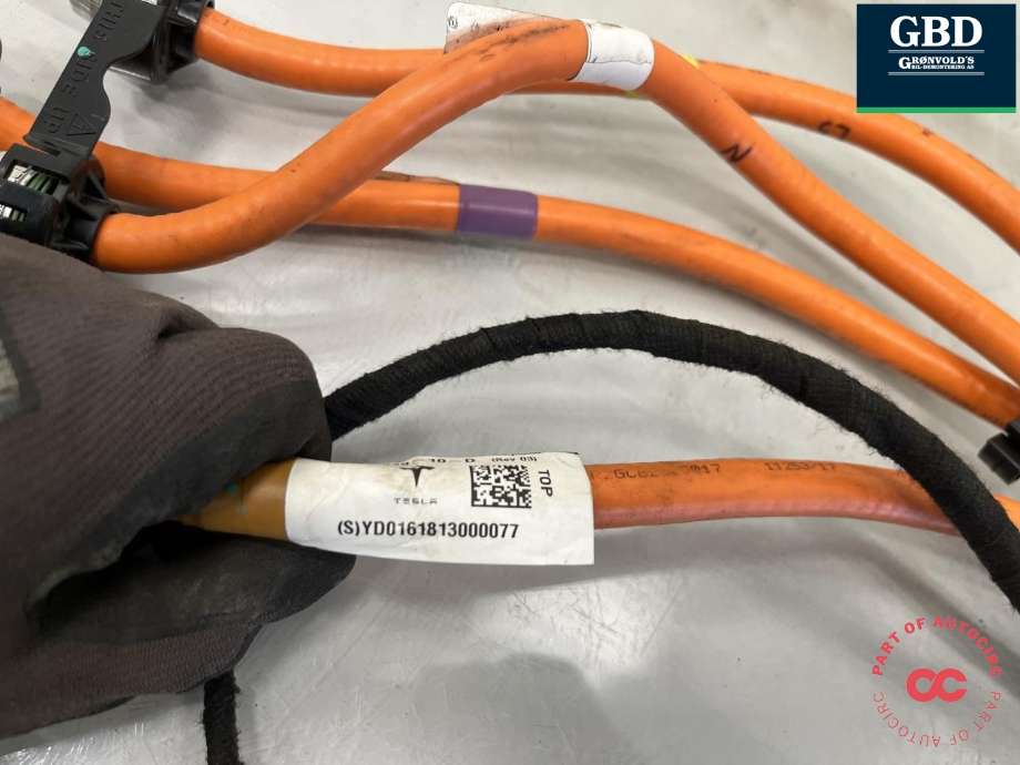 Batterilader inntak/luke til Tesla Model X 2016-->>  (1061353-00-F|1061353-00-G|)