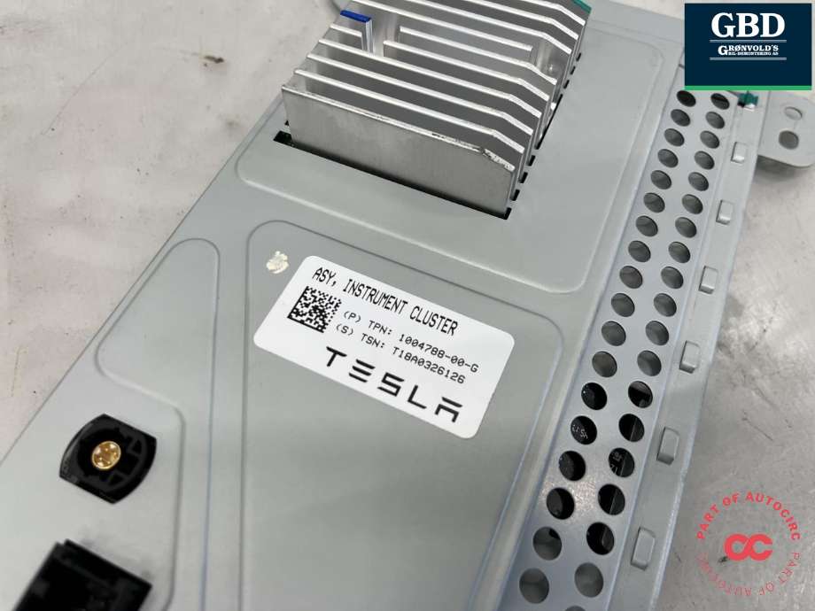 Instrumentpanel til Tesla Model X 2016-->>  (1004788-00-G|1004788-00-F | 1039357-00-F |1004788-00-H|1039357-00-G | 1039357-00-H)