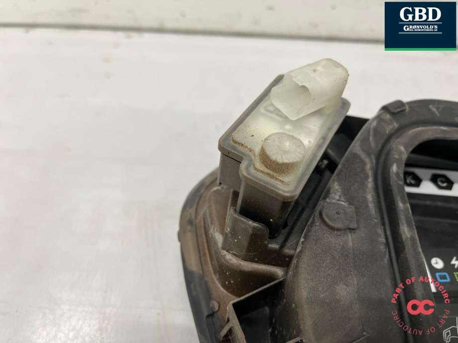 Ladeluke karosseri elbil til Peugeot e-208 2019-->>  (98 284 711 80|)