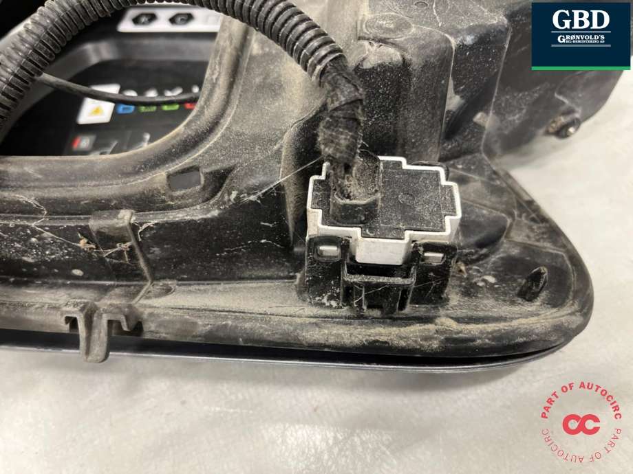 Ladeluke karosseri elbil til Peugeot e-208 2019-->>  (98 284 711 80|)