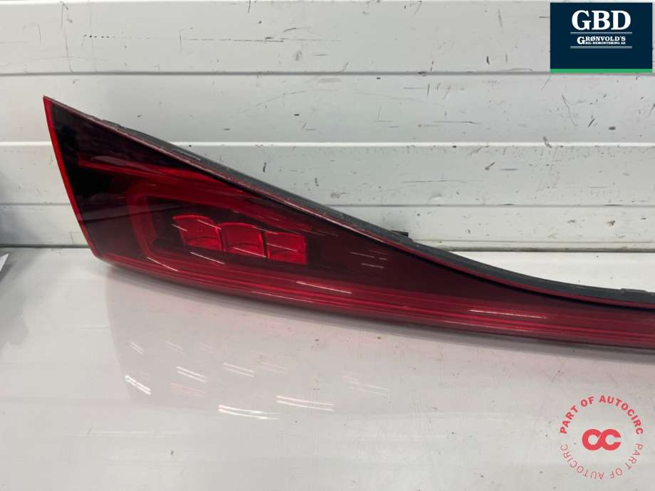 Baklykt midtre til Mercedes EQB 2022-->>  (A 243 906 39 00|)