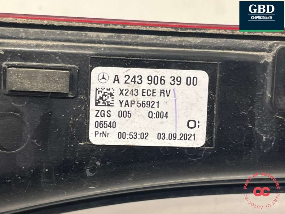 Baklykt midtre til Mercedes EQB 2022-->>  (A 243 906 39 00|)
