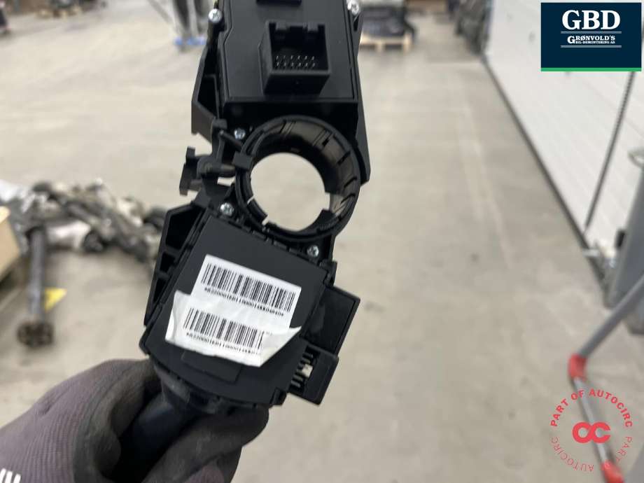 Bryter combi til XPeng P7 2021-->>  (8220001ED1-00-03|)