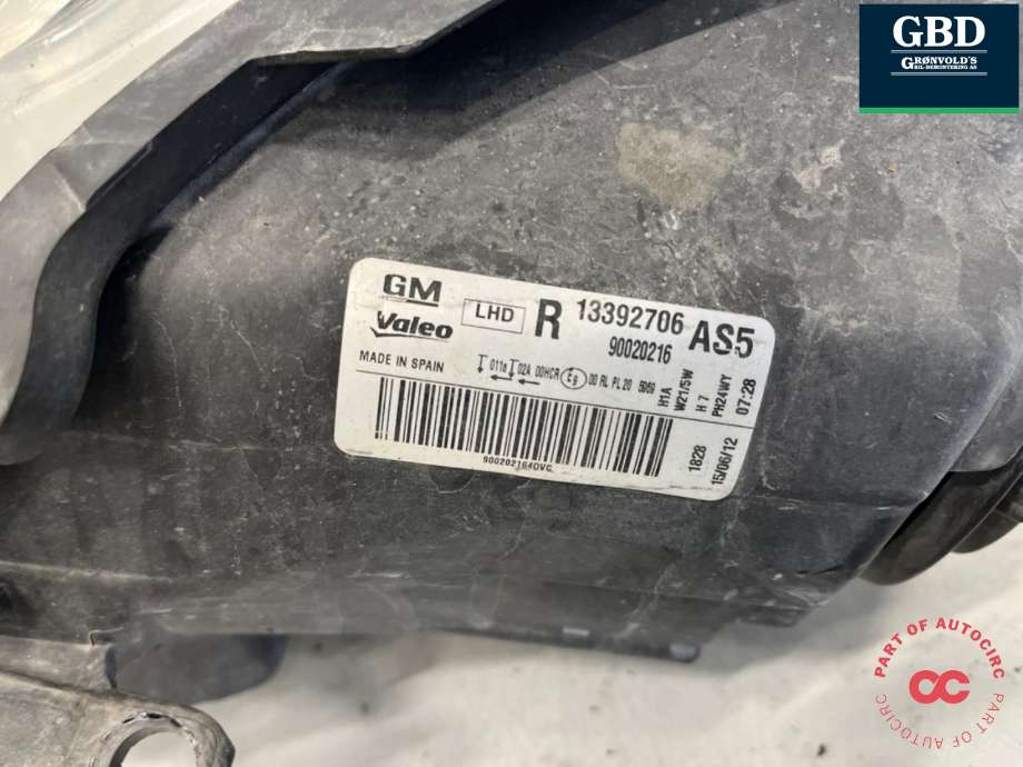 Frontlykt høyre halogen til Opel Corsa D 2006-2014  (95511328|)