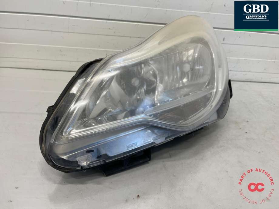 Frontlykt venstre halogen til Opel Corsa D, 2006-2014  (95511327)