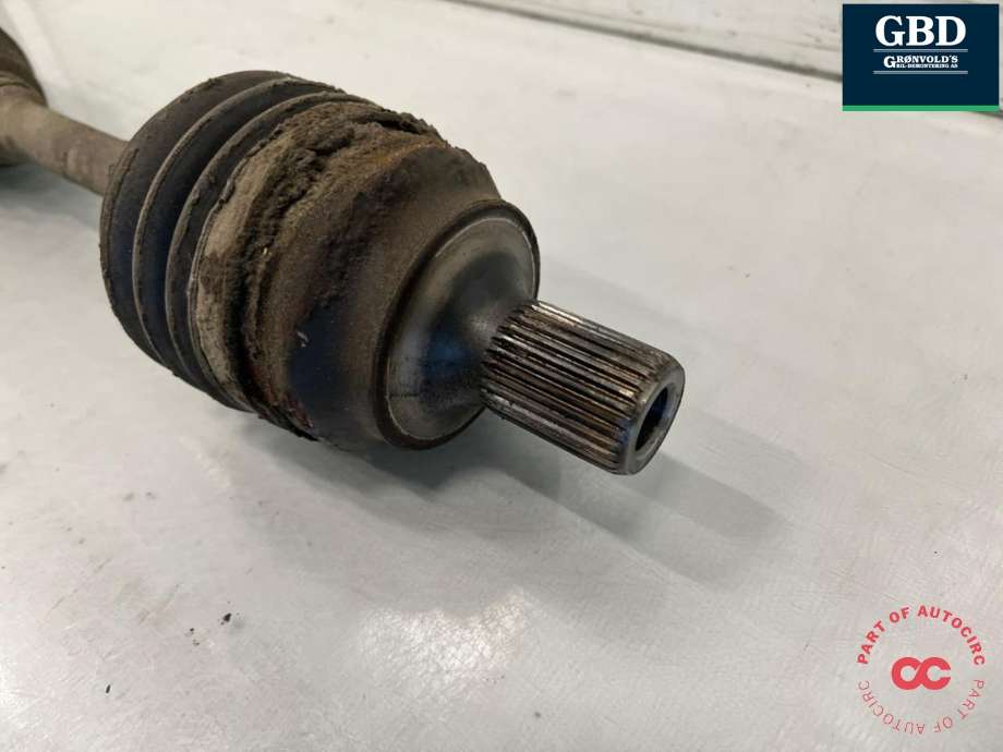 Drivaksel venstre foran, diesel/automat til Mercedes E-Klasse 2009-2013 (Fase 1) (W212) (W212) (A 212 330 57 01|A 212 330 02 00 |A 212 330 18 01 | A 212 330 16 01|A 212 330 14 01)