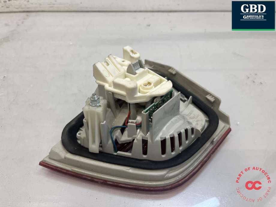 Baklykt venstre indre til BMW 3-Serie 2005-2011 (E90/E91/E92/E93) (E90/E91/E92/E93) (63 21 7 289 433|)