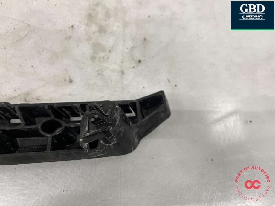 Støtfanger foran feste høyre til Nissan Note 2013-2017 (Type II)  (852203VU0A|)