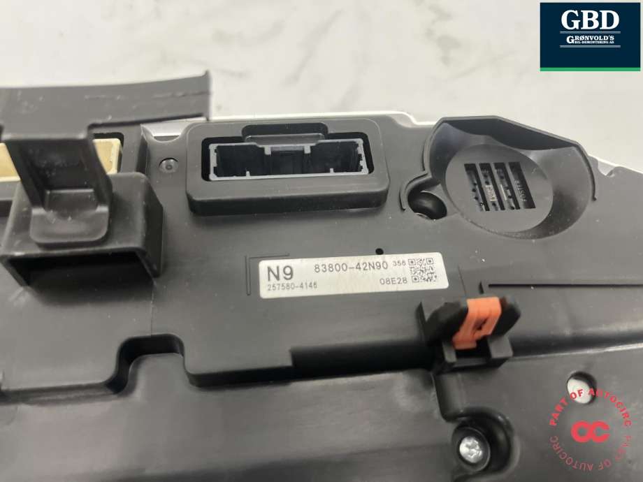 Instrumentpanel til Toyota RAV4 2019-->> (Type V)  (8380042N90|)