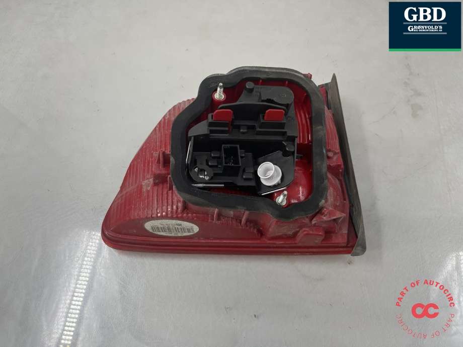 Baklykt venstre indre til VW Touran 2010-2015 (Type I, Fase 3) (1T0 945 093|)