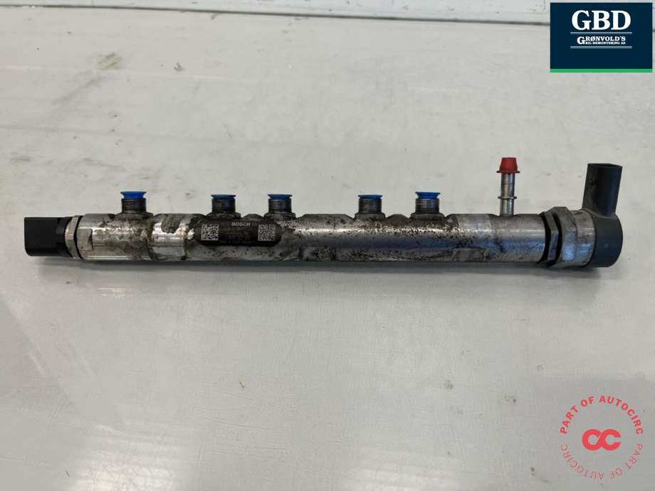 Dyseskinne (fuelrail) til BMW X1, 2009-2015 (E84) (E84) (13 53 7 809 127)