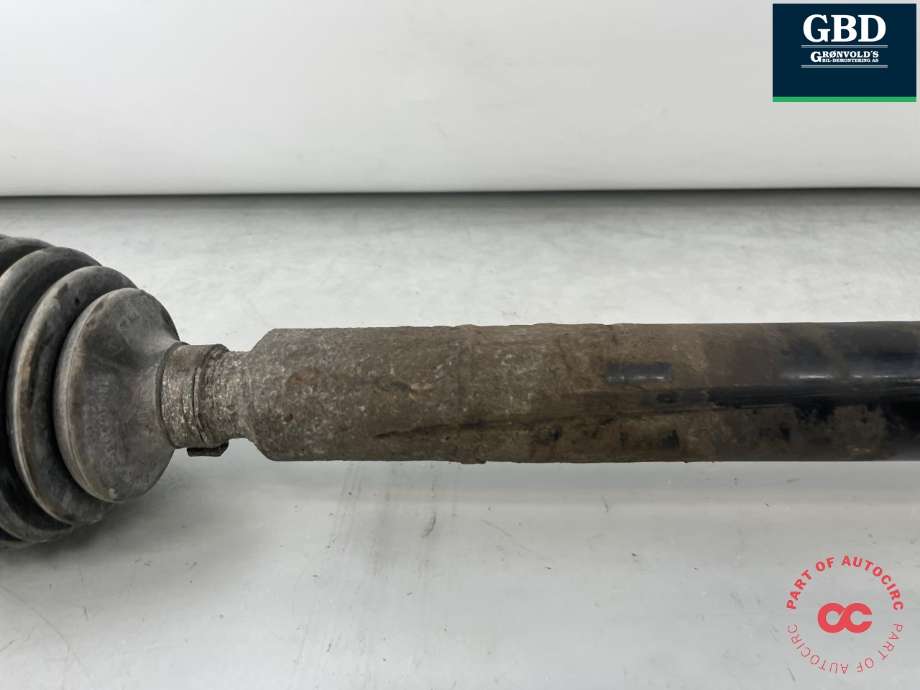 Drivaksel høyre foran, diesel/manuell til VW Touran 2010-2015 (Type I, Fase 3) (5Q0 407 272 FF|1K0 407 272 QN|1K0 407 764 KX)