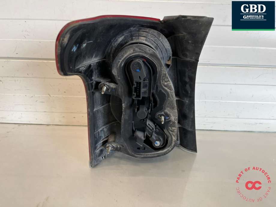 Baklykt høyre til Toyota Avensis 2003-2008 (Type II)  (8155105182|8155105180|)