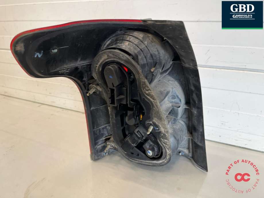 Baklykt høyre til Toyota Avensis 2003-2008 (Type II)  (8155105182|8155105180|)