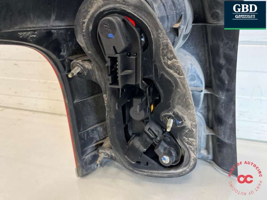 Baklykt høyre til Toyota Avensis 2003-2008 (Type II)  (8155105182|8155105180|)