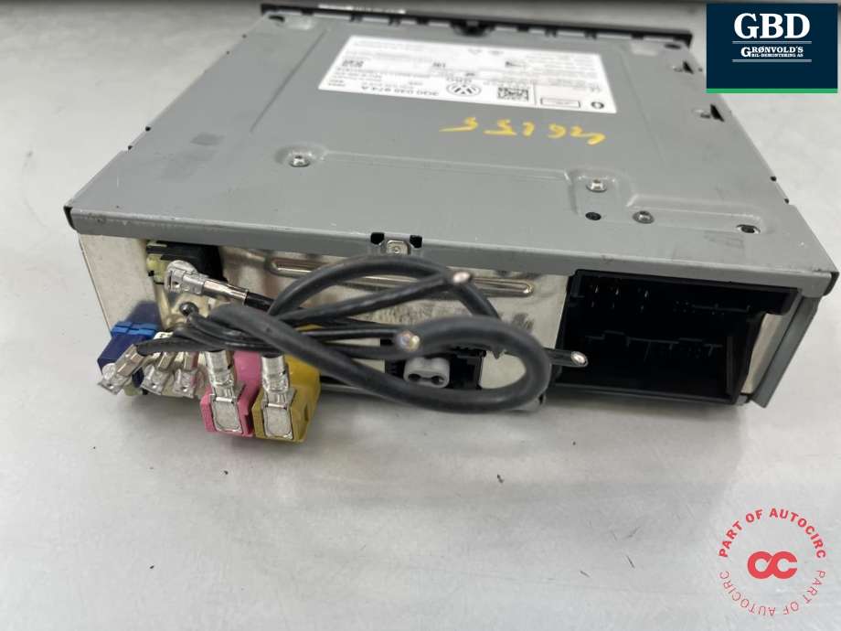 Bilstereo CD-veksler til VW Passat 2015-2019 (Fase 1) (B8) (B8) (3Q0 035 874 A|3Q0 035 874 AX|)