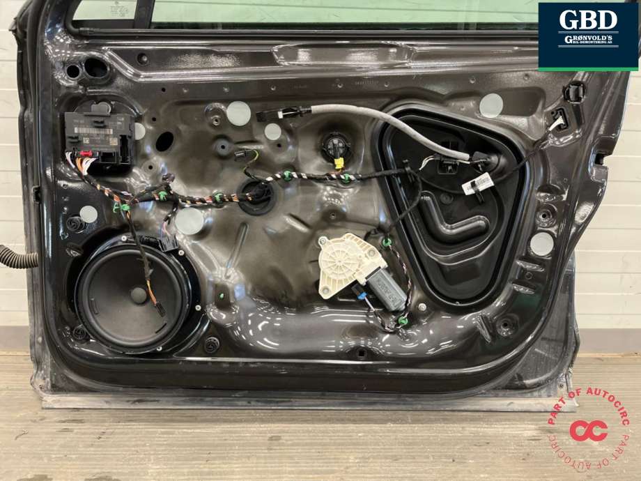 Dør høyre foran til VW Passat 2015-2019 (Fase 1) (B8) (B8) (3G0 831 056 AG|)