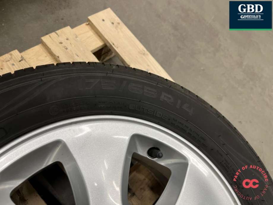 Hjulsett aluminium sommer til Ford Fiesta 2008-2012 (Type VI, Fase 1) (NOKIAN HAKKA GREEN|175-65-14|5|5JX14 ET 37|PROD 0722 7|8MM)