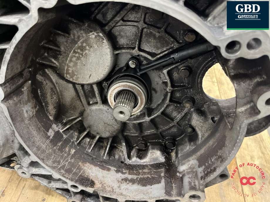Girkasse manuell 6-trinn til VW Transporter / Caravelle 2003-2009 (Fase 1) (T5) (T5) (HNC|0A5 300 011 DX|0A5 300 011 MX)